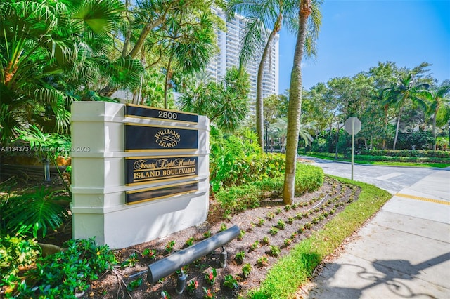 view of community / neighborhood sign