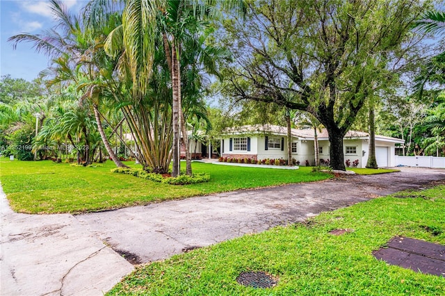 view of front of house with a front lawn