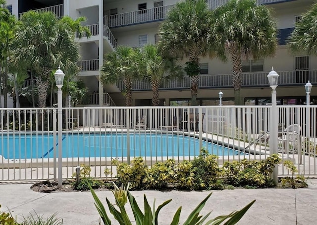 view of swimming pool