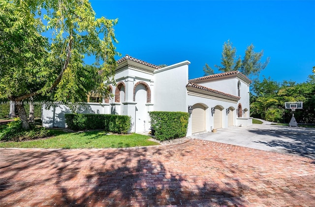 view of mediterranean / spanish-style home