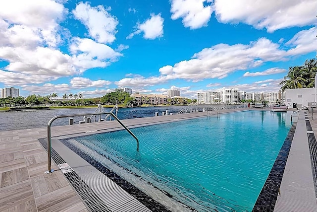 view of swimming pool