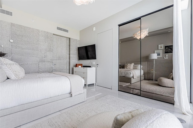 bedroom featuring a closet