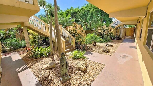 view of yard with a patio area