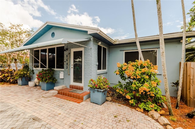 view of front facade featuring a patio