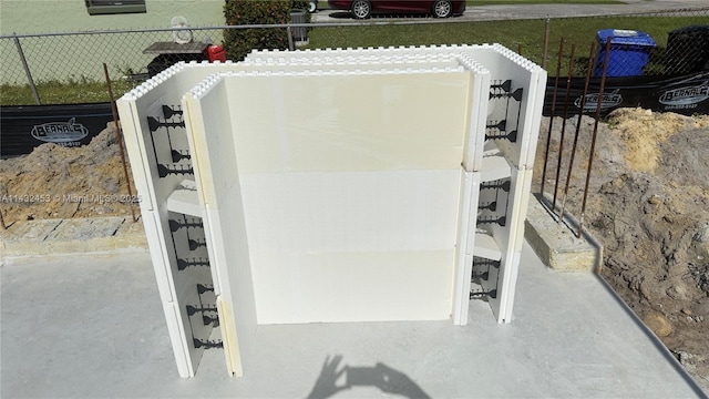 3433 Jeffcott St, Fort Myers, FL 33916 - exterior details with fence