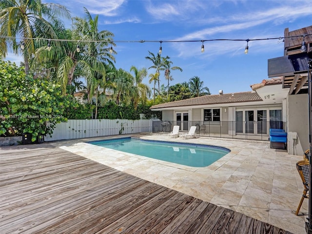 view of swimming pool featuring a patio