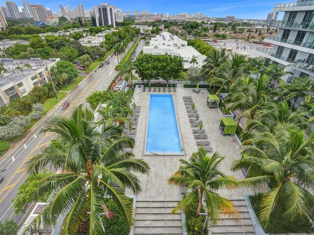 view of swimming pool