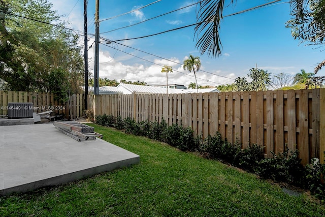 view of yard with a patio