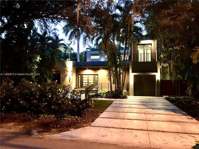 view of front of house featuring a garage