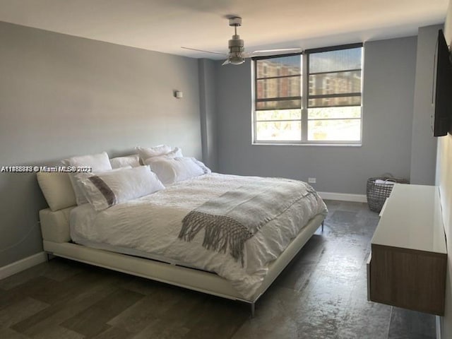 bedroom with ceiling fan