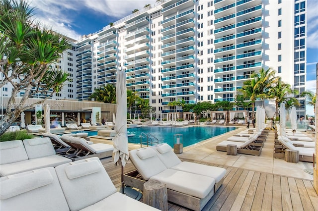 view of pool featuring an outdoor hangout area