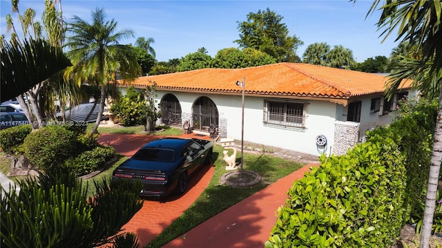 view of front facade