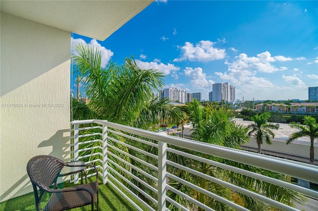 2775 NE 187th St Unit 516, Aventura, FL 33180 - balcony featuring a city view