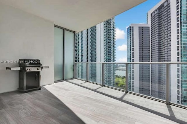 balcony featuring grilling area