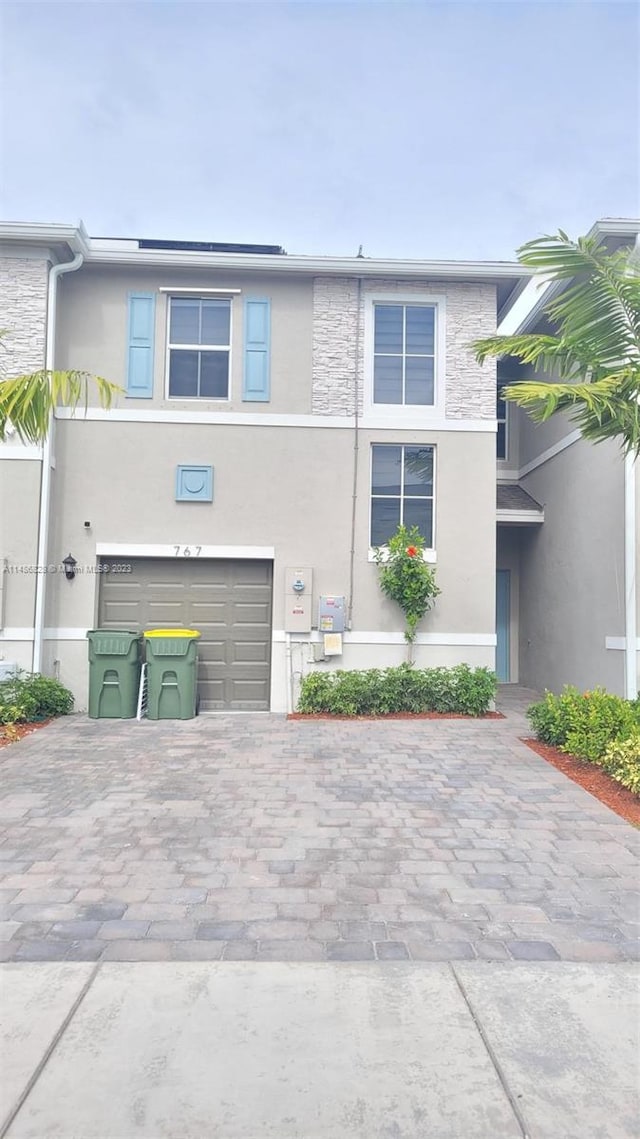 view of front of house featuring a garage