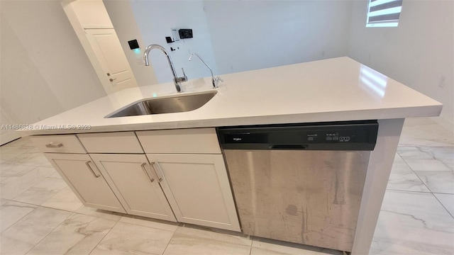 kitchen featuring sink, dishwasher, light tile flooring, and a kitchen island with sink