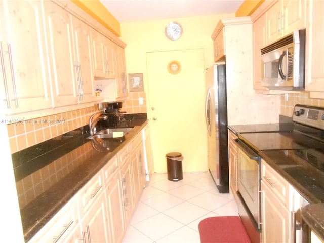 5401 Collins Ave Unit 1230, Miami Beach, FL 33140 - photo 9