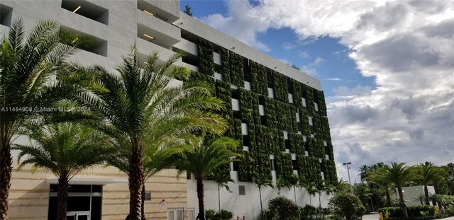 16385 Biscayne Blvd Unit 420, North Miami Beach, FL 33160 - photo 3