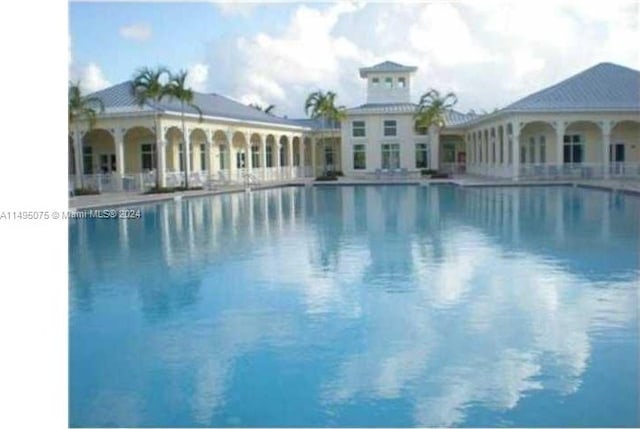 view of swimming pool