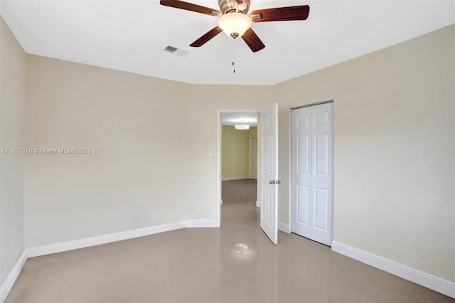 unfurnished bedroom featuring a closet and ceiling fan