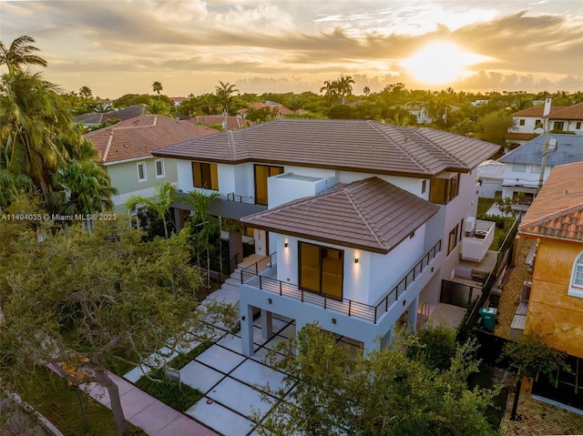 view of aerial view at dusk