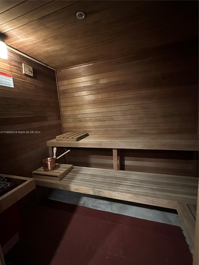 view of sauna / steam room