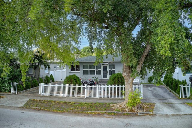 view of front of house