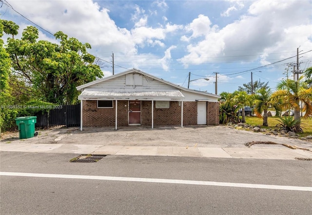 Listing photo 2 for 400 1st St, Dania Beach FL 33004