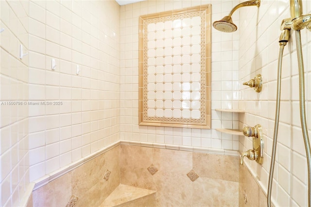 17571 SE Conch Bar Ave, Jupiter, FL 33469 - bathroom featuring a tile shower