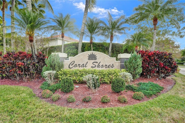 view of community / neighborhood sign