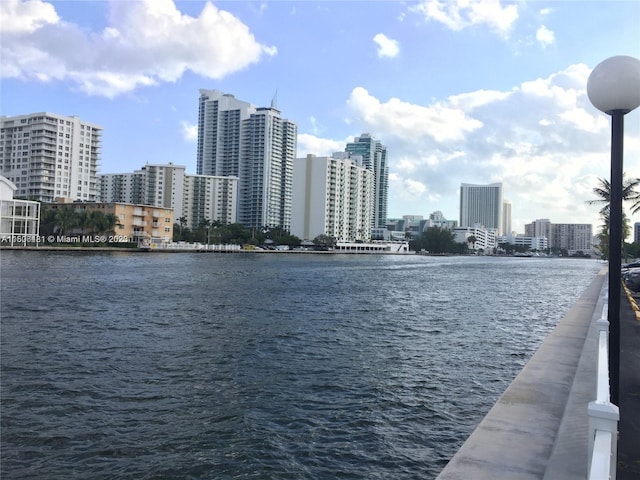 1000 Parkview Dr Unit 511, Hallandale Beach, FL 33009 - photo 1