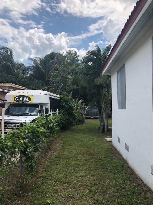 1256 NE 149th St, Miami, FL 33161 - view of grassy yard