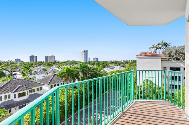 19900 E Country Club Dr Unit 502, Aventura, FL 33180 - photo 2