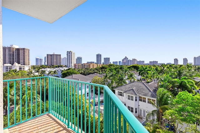 19900 E Country Club Dr Unit 502, Aventura, FL 33180 - photo 3