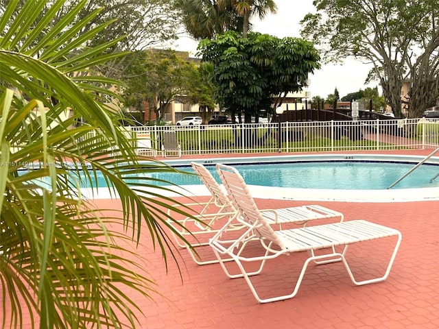 view of swimming pool