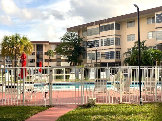 view of swimming pool