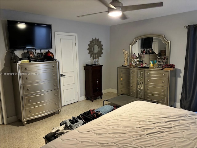 bedroom featuring ceiling fan