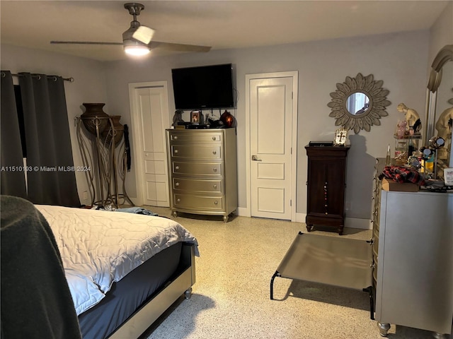 bedroom featuring ceiling fan