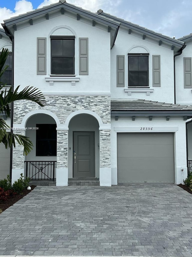 view of front facade with a garage