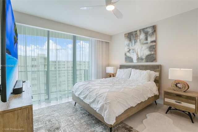 bedroom with ceiling fan