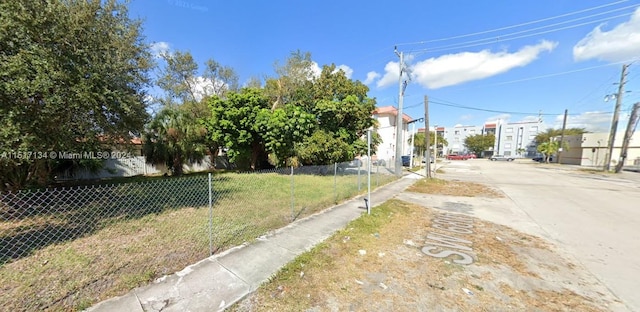 Listing photo 3 for 50 SW 68th Ave, Miami FL 33144