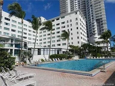 Listing photo 2 for 6345 Collins Unit 732, Miami Beach FL 33141