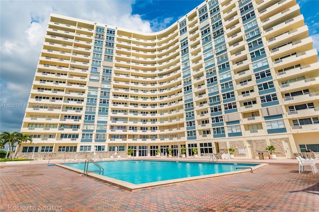 view of swimming pool