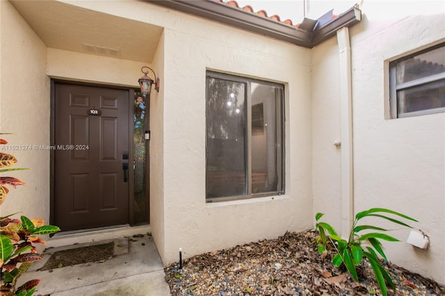 view of property entrance