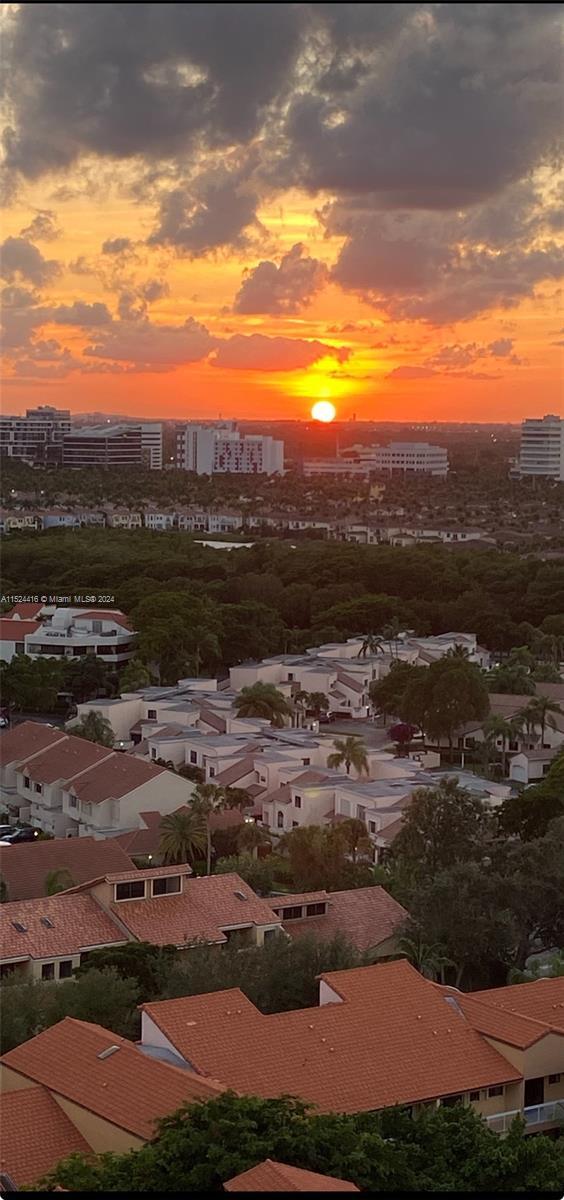 view of aerial view at dusk