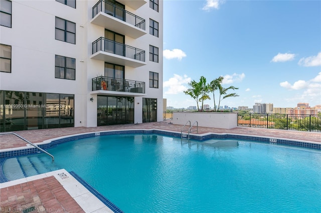 view of swimming pool