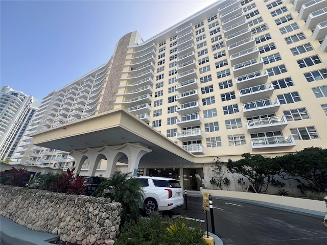 5600 Collins Ave Unit 17T, Miami Beach, FL 33140 - photo 1