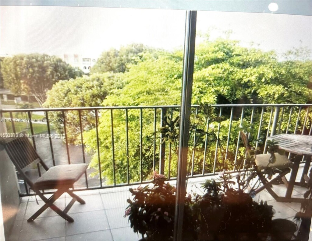 7900 Camino Cir Unit 402, Miami, FL 33143 - photo 2