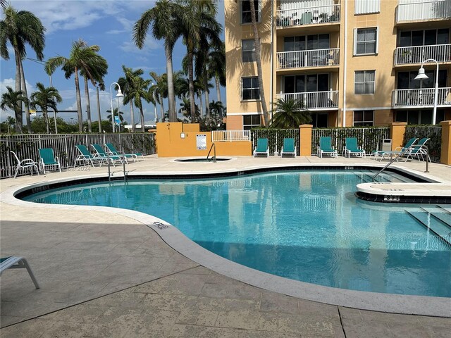 view of swimming pool