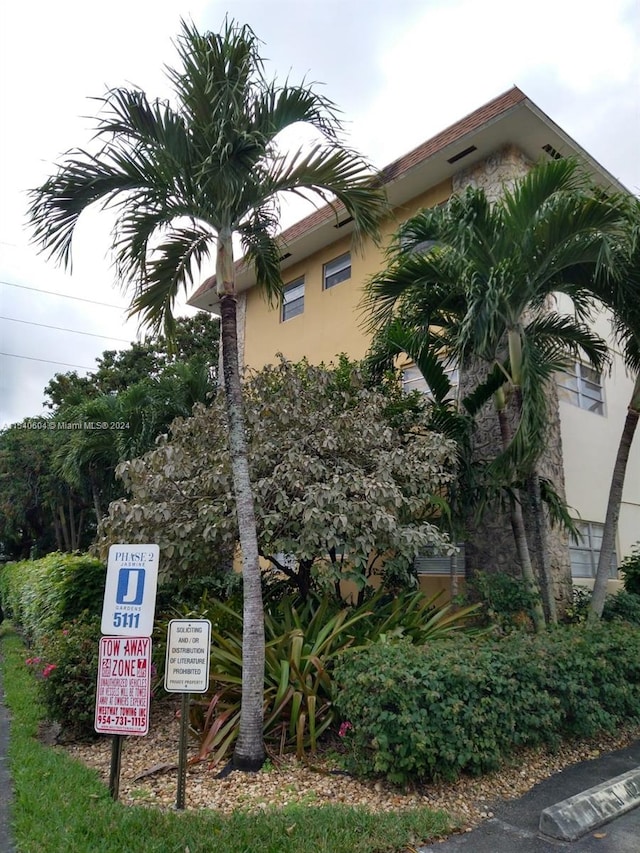 view of building exterior